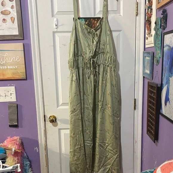 Her Universe Tinkerbell Green Floral Maxi Dress sz 3 and Disney Cardigan sz 1 - Picture 2 of 12